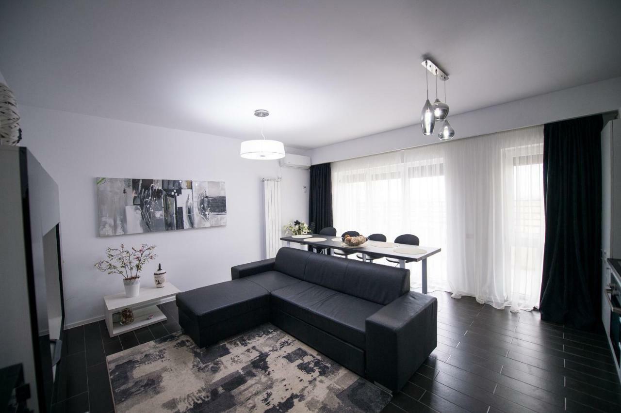Apartel Black & White นาโวดาริ ภายนอก รูปภาพ